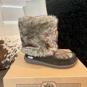 NWT Sz.6 womens Woolrich boots